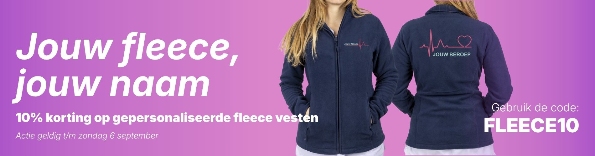 Een marineblauw fleecejack voor professionals in de gezondheidszorg met een aanpasbaar hart- en hartslagontwerp op de voor- en achterkant van de borst.