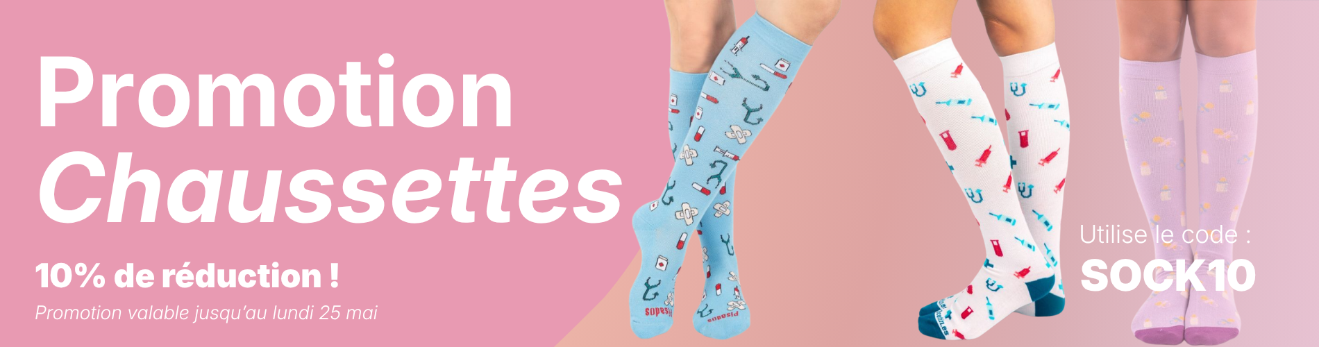 Chaussettes d'infirmière colorées en bleu, blanc et rose avec des motifs sur le thème médical, idéales pour les professionnels de santé.