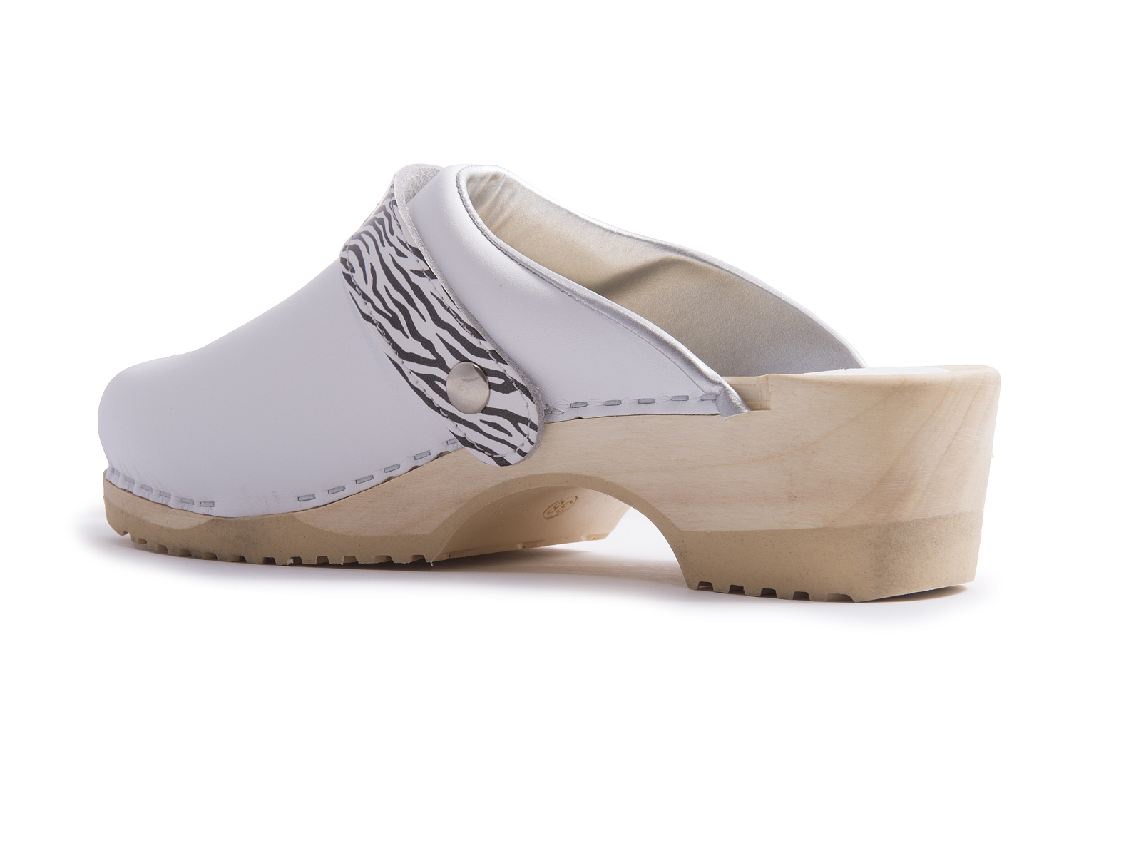 CLCKWHT-CSZEB-WHT-Tjoelup-c